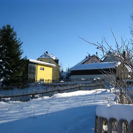 Apartment Moderne, Niveauvoll Eingerichtete Im Erzgebirge Mit Wohlfuehlgarantie